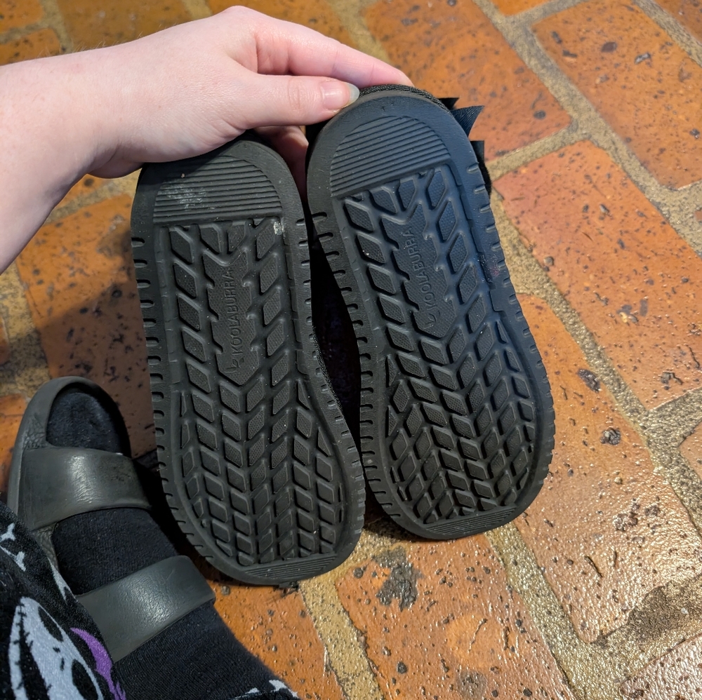 UGGs - Picture 5 of 6
